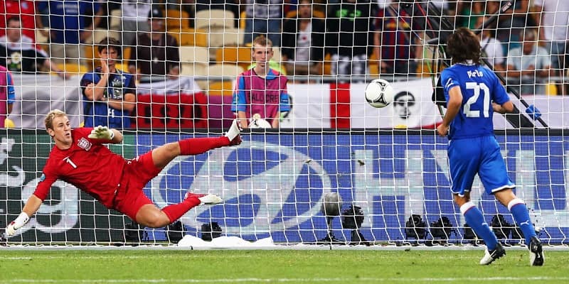 Pirlo định nghĩa lại đá Panenka là gì qua những siêu phẩm